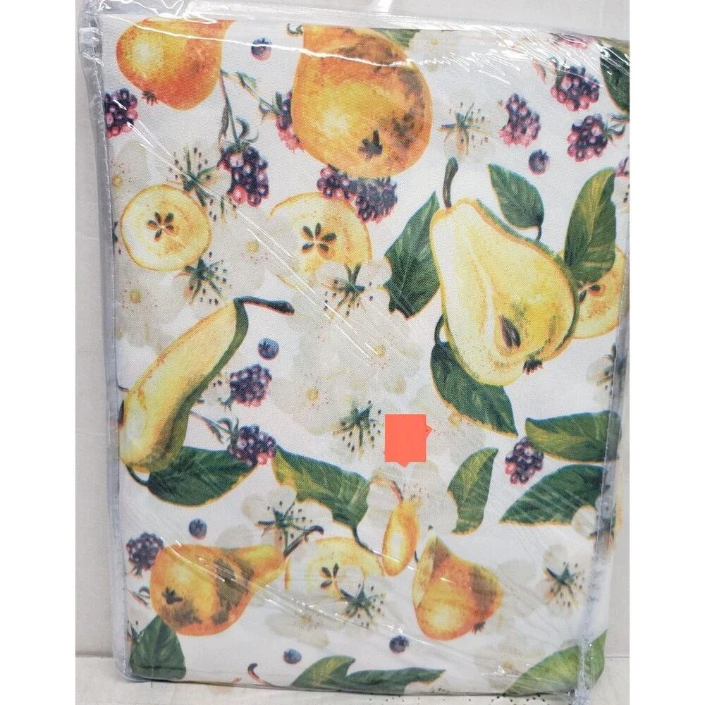 1 Printed Fabric Tablecloth, 70
